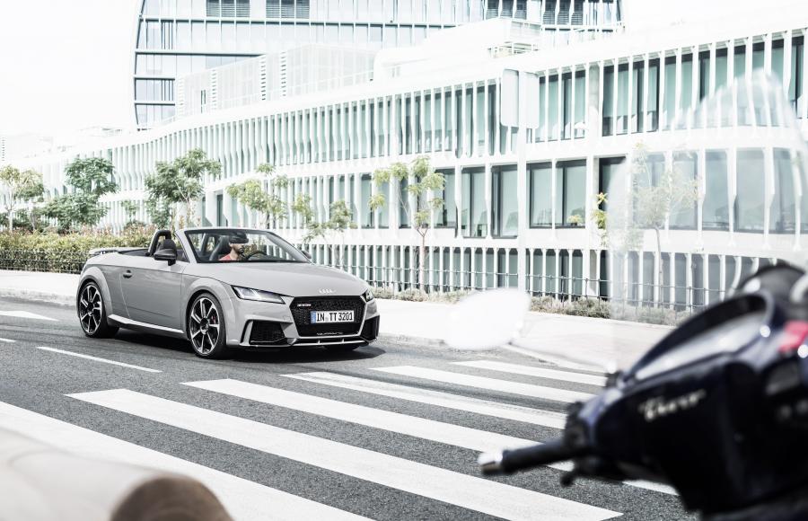  Audi TT RS Roadster (8S) 2016 года  (WW) (фото 7 из 57)